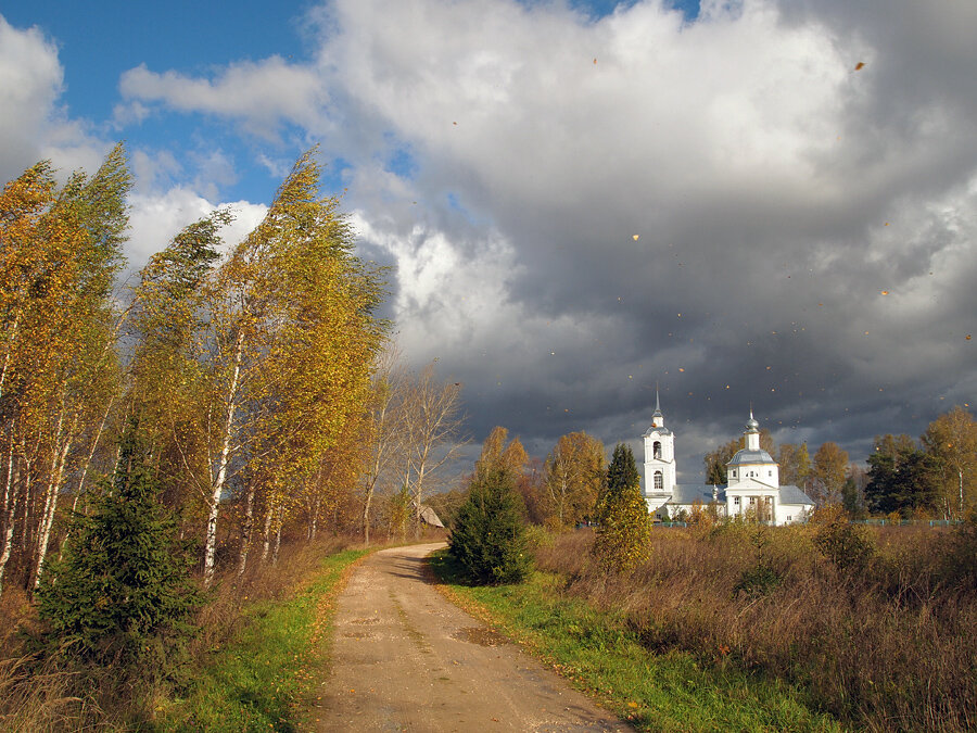 Дорога к храму.