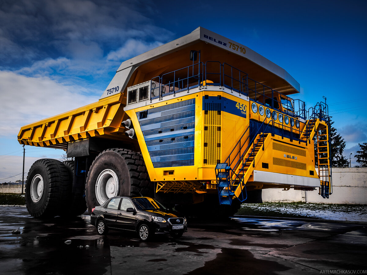 https://perevozki-stolitsa.ru/wp-content/uploads/2021/09/BelAZ-75710-fakty-o-samom-bolshom-samosvale-v-mire.jpg