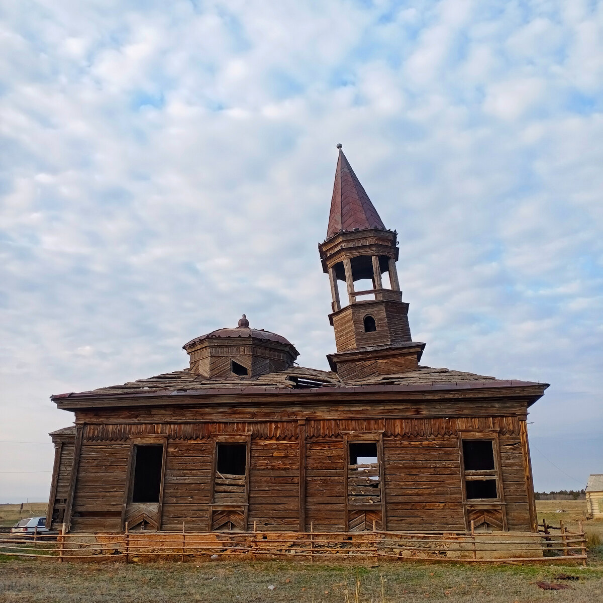 Кажется это старая мечеть или церковь