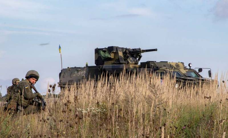 В степи под Херсоном высокие травы,..