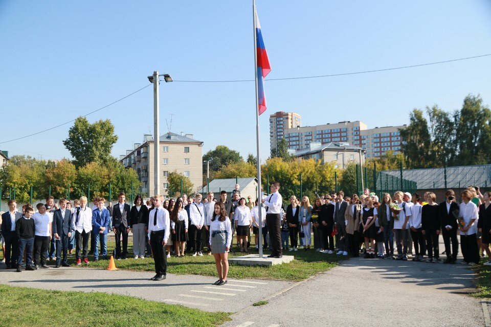     Поднятие флага Олег УКЛАДОВ