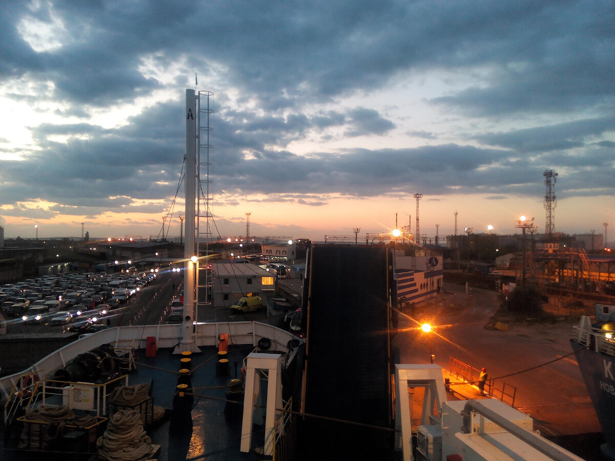 погрузились , скоро отходим) 