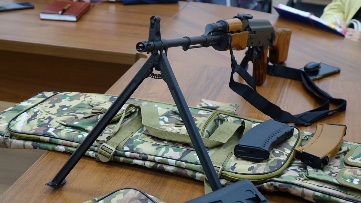    Отряду теробороны Курчатова передали 2 пулемёта, 2 снайперские винтовки и 10 автоматов