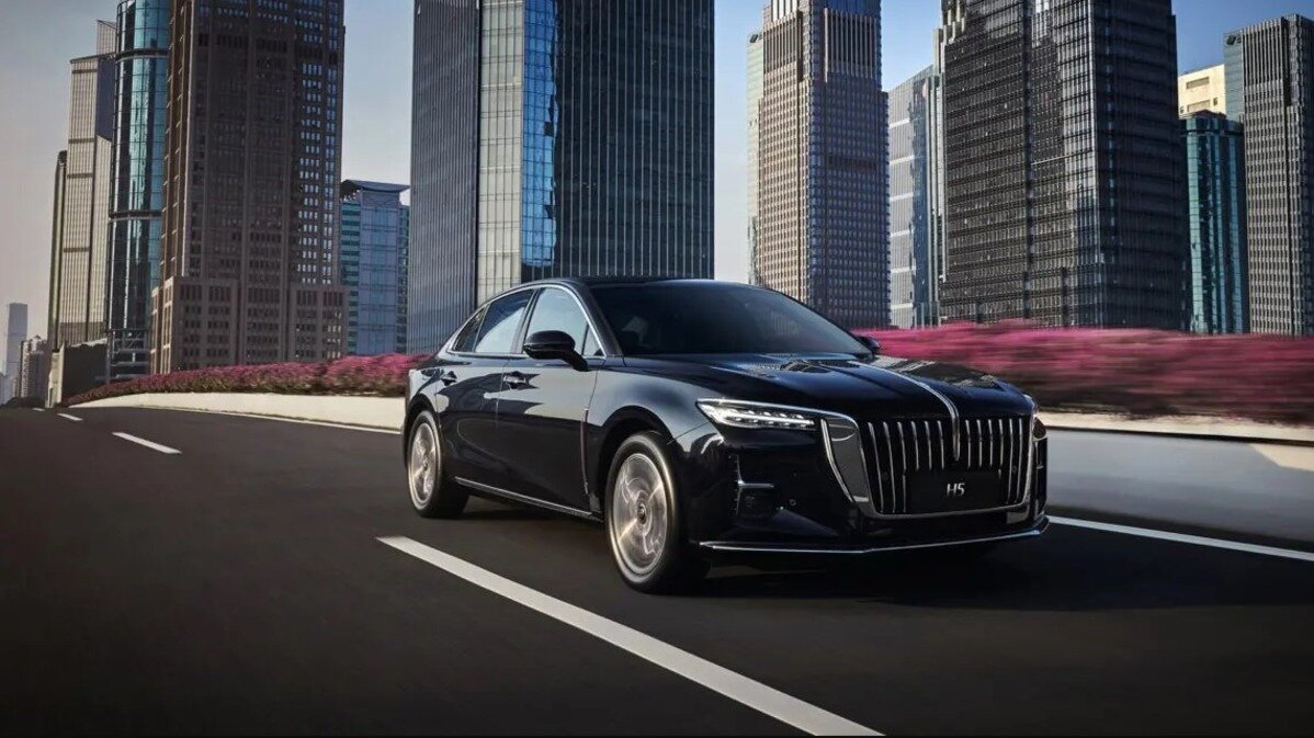     Производство автомобилей для чиновников и депутатов планируется запустить на площадке нижегородского ГАЗа. Предполагается, что новую Волгу-NG-2024 будут приобретать также обеспеченные россияне, пишет Daily-Motor.Ru.