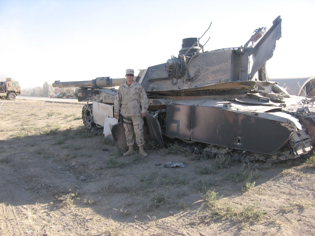 Сво танки абрамс. M1 Abrams вышибные панели. Вышибные панели танка Абрамс.
