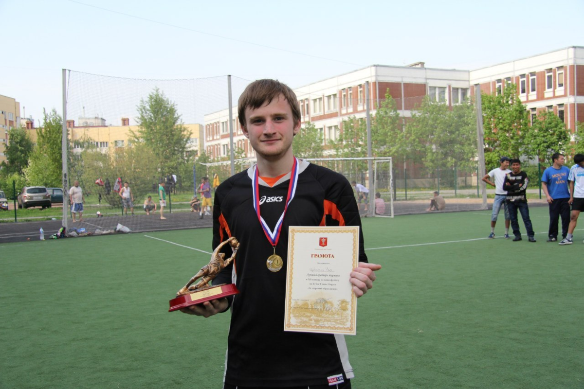 Первое место и лучший вратарь мелкого районного турнира