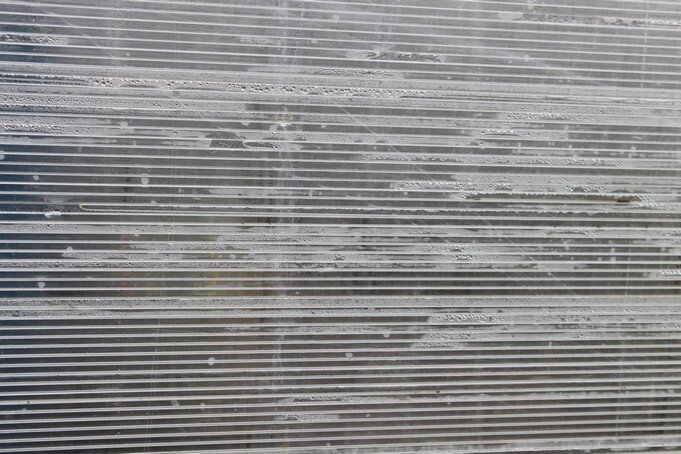 Конденсат в сотах.