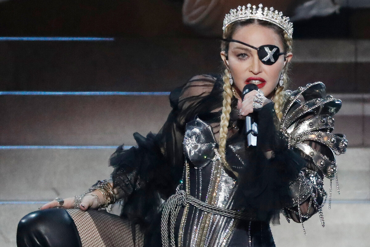 фото: https://ew.com/music/2019/05/18/madonna-eurovision-performance-israeli-palestinian-flag/