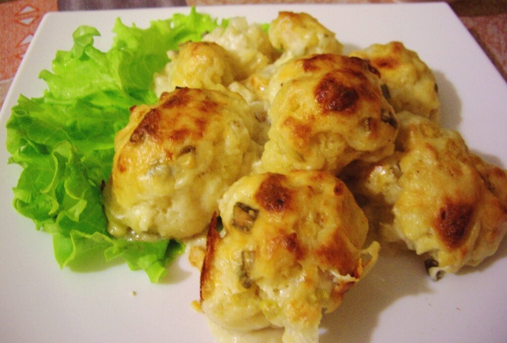 Отказаться от этого шедевра невозможно! Удивительное блюдо с картошкой, мясом и сыром! Готовится очень легко и получается просто прекрасно! Кто пробовал, просят ещё! Готовьте на здоровье!