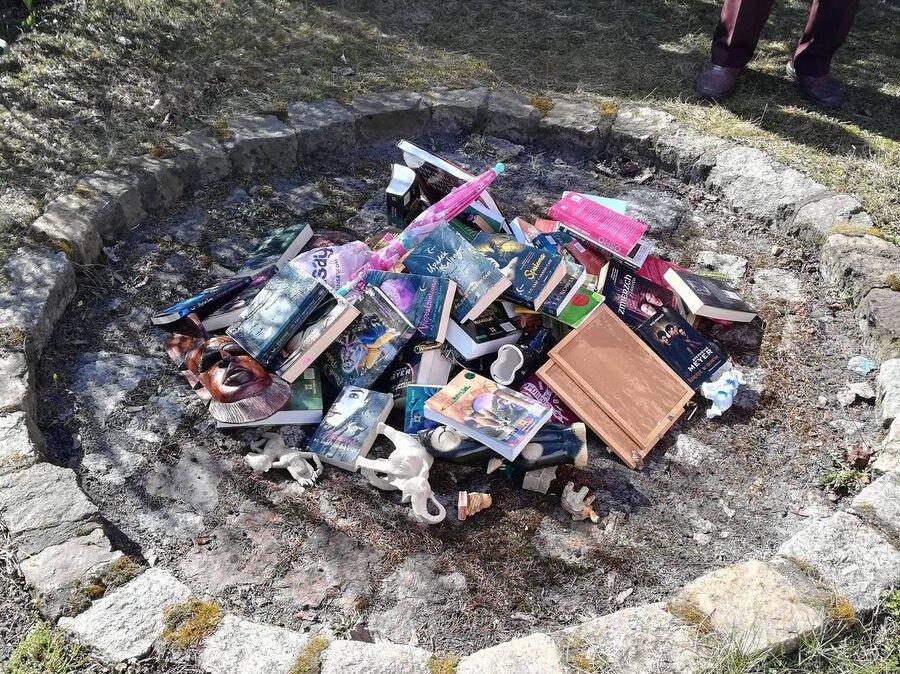 В Польше священники сожгли «магические книги», в том числе «Гарри Поттера»