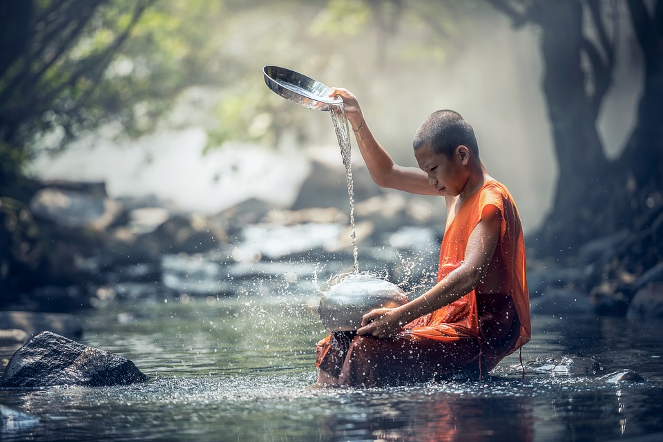 https://pixabay.com/photos/buddhist-ritual-water-buddhism-1807518/