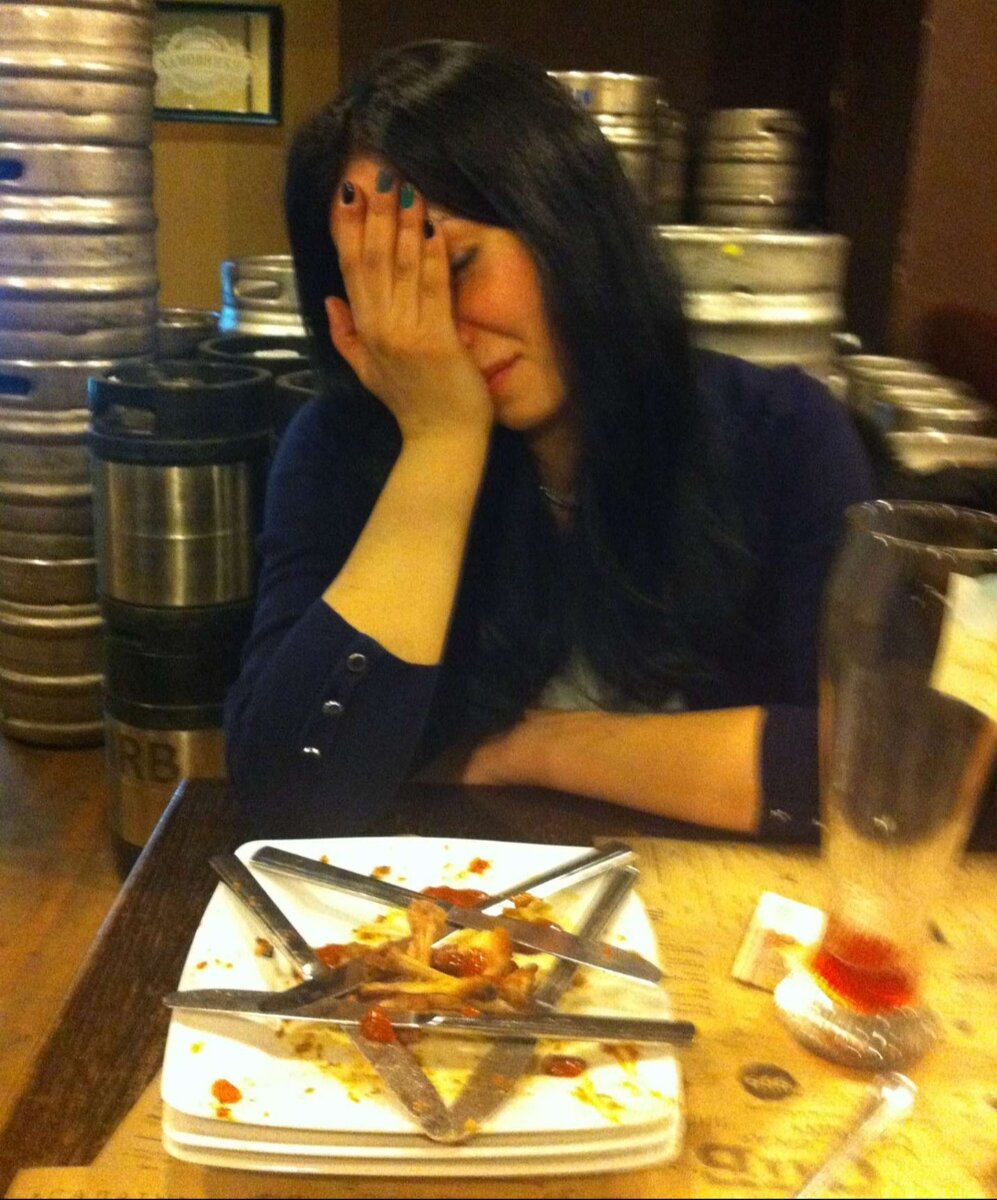 Немного "оккультный" фейспалм Спинты С Пинтовны, который вы ещё не раз увидите. И который у меня на аватарке :)