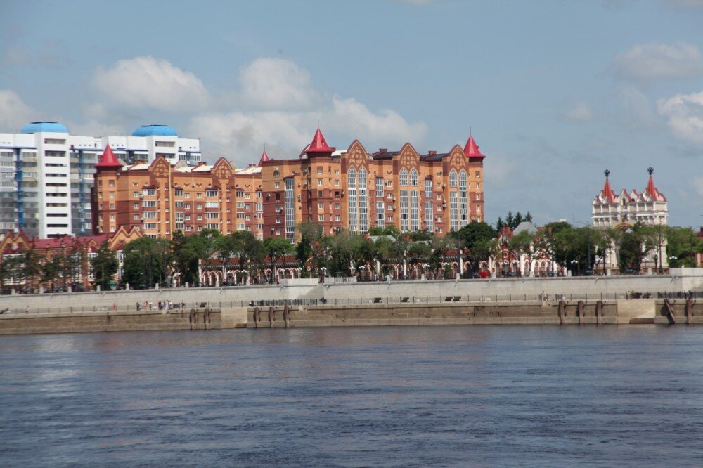 Город хэйхэ и благовещенск. Благовещенск набережная Хэйхэ. Хэйхэ Китай набережная.