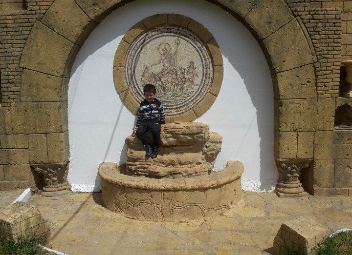 Вот он, этот красивый дворик в Сахаре.