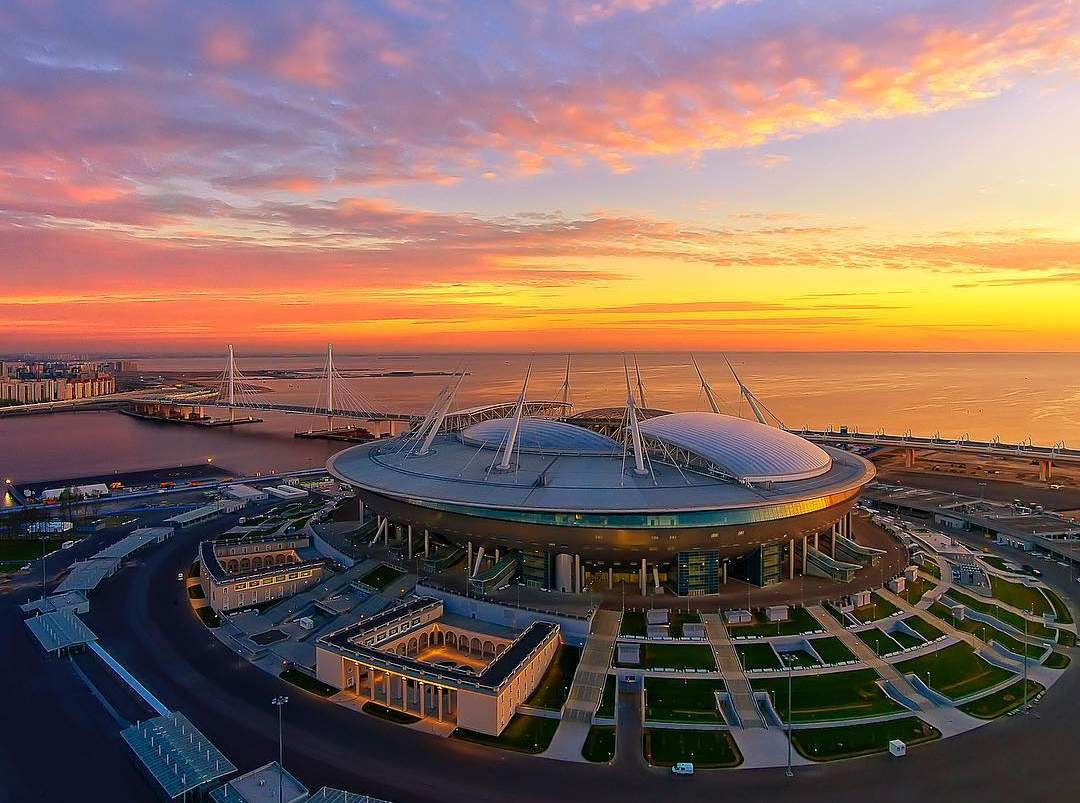 Вместимость стадиона петербург. Стадион Зенит Арена Санкт-Петербург. Крестовский остров Зенит Арена. Стадион в Питере на Крестовском острове.