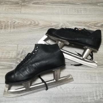 Хоккейные коньки полуканадки