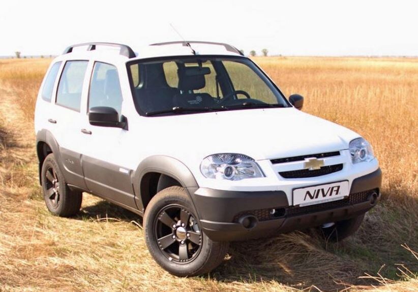 Шевроле Нива спереди