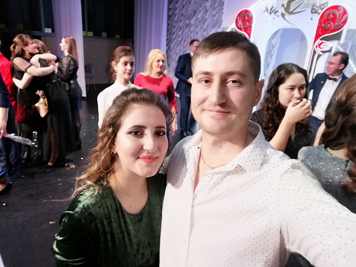 На фото я и моя сестренка) 