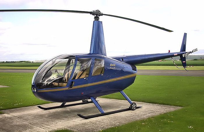 ˸   Robinson R44       