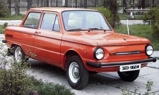 1.ЗАЗ 968 Этот всем известный запорожец был популярен во времена советского союза. А приобрести такое авто было мечтой многих советских граждан!  А производился ЗАЗ 968 аж до 1994 года.