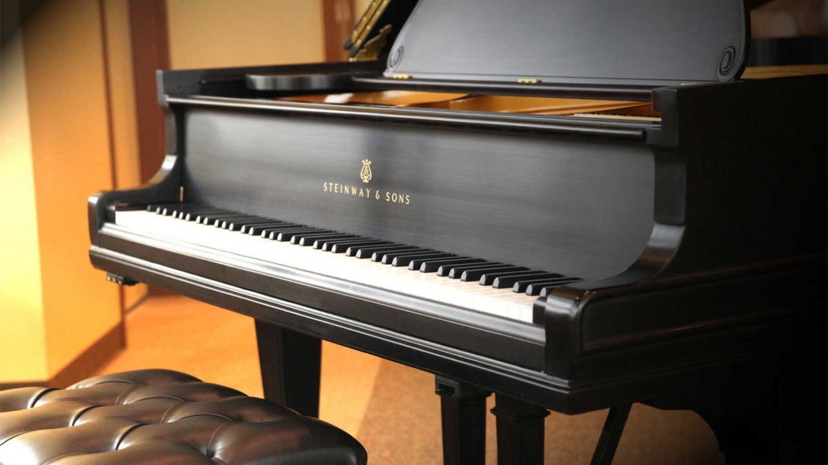 https://versiya.info/uploads/posts/2018-05/1526573484_steinway.jpg