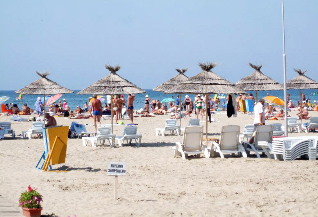 Песчаный пляж в Витязево