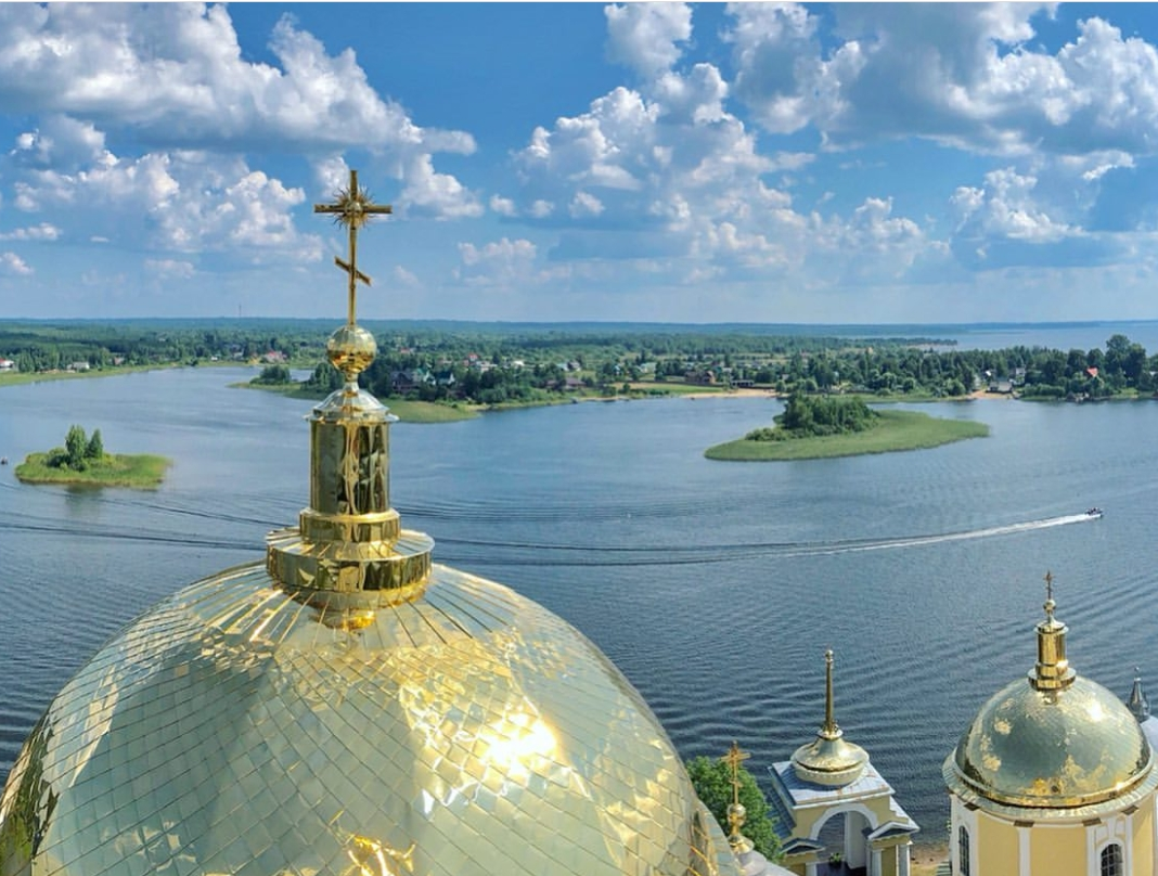 Нило-Столобенская пустынь на озере Селигер