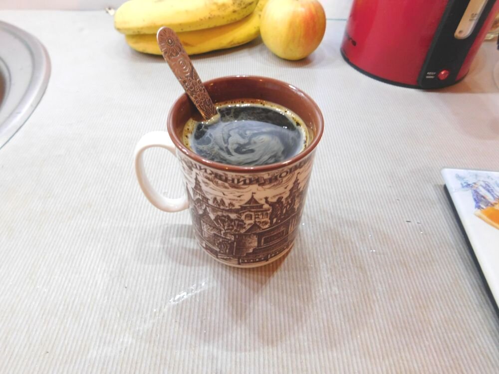 Нервно пью кофе без сахара)