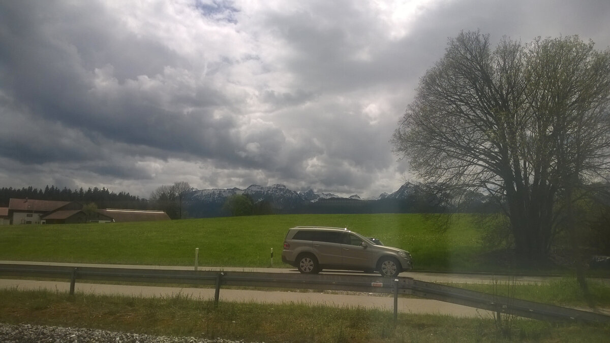 Альпы из окна поезда