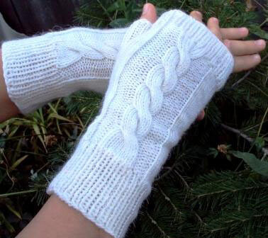 Ravelry: Breath of Autumn mittens pattern by Dina Kashirina