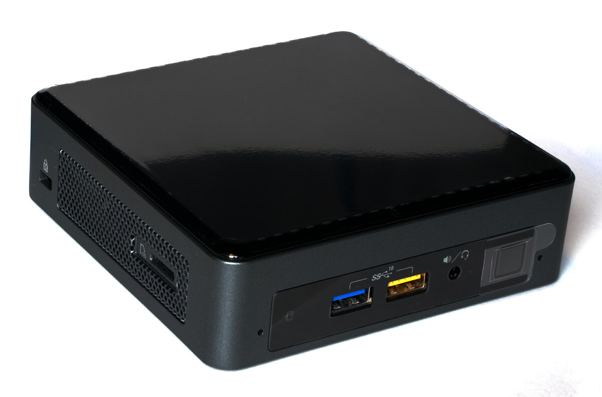 Intel NUC8i5BEK