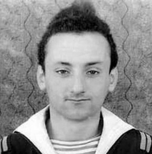  Введение В 1995 году был подписан указ о назначении дня, в который будет отдана честь морским солдатам. Традиционно День морской пехоты отмечается в нашей стране 27 ноября.-10