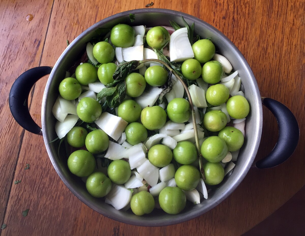 Мясо с алычой в начале лета - и никакой культурной апроприации | Курочка и  дурочка | Дзен