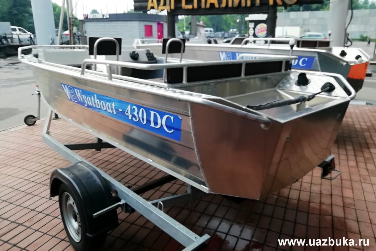Лодка Wyatboat-430 DC