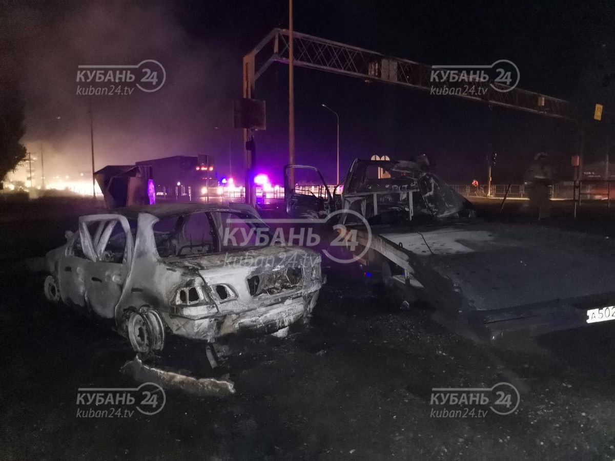 Дым был виден за километры.