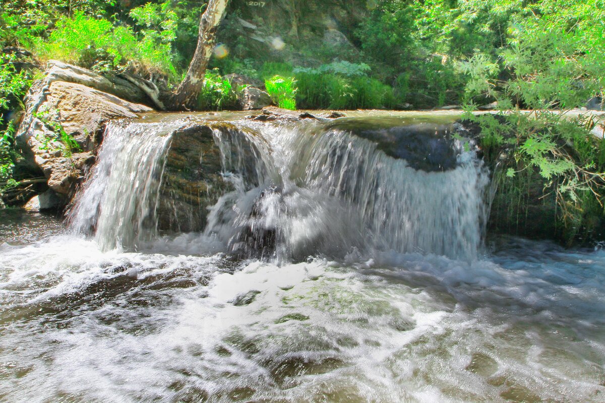 горная река