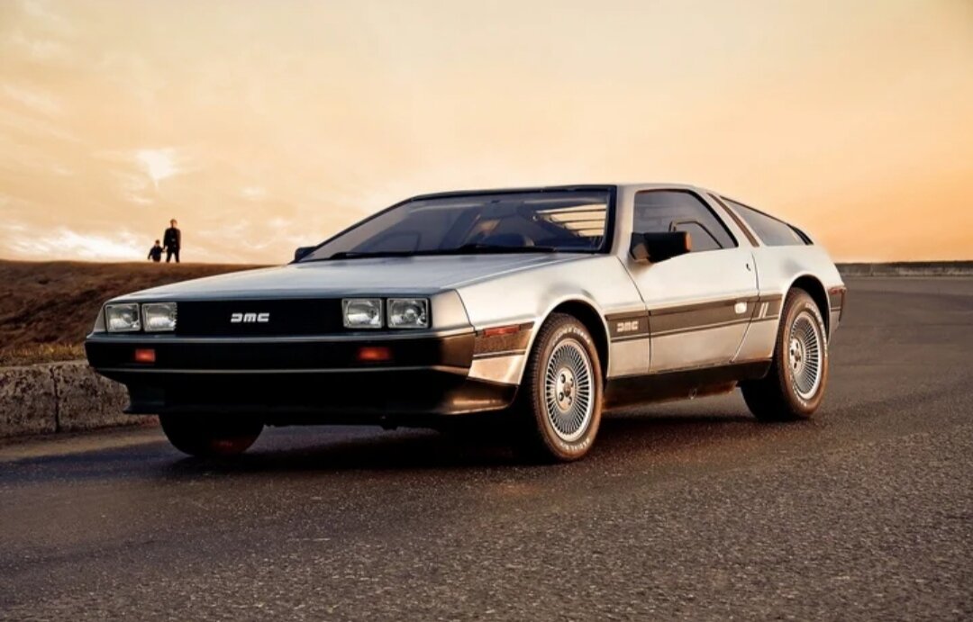 DeLorean DMC-12 легенда из фильма 