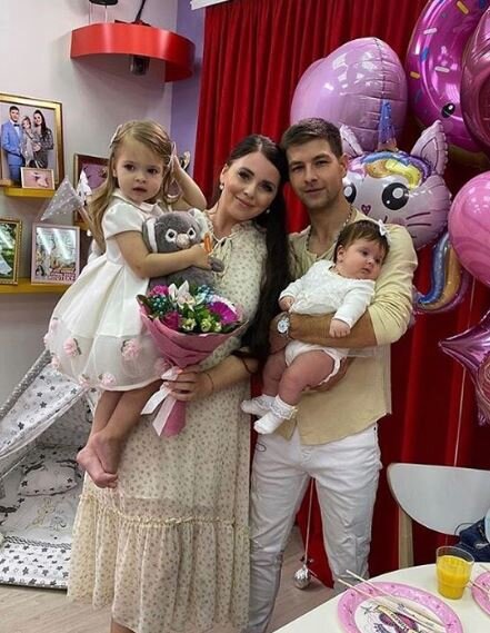 Дима, Оля, Василиса и София Дмитренко (фото из Instagram)