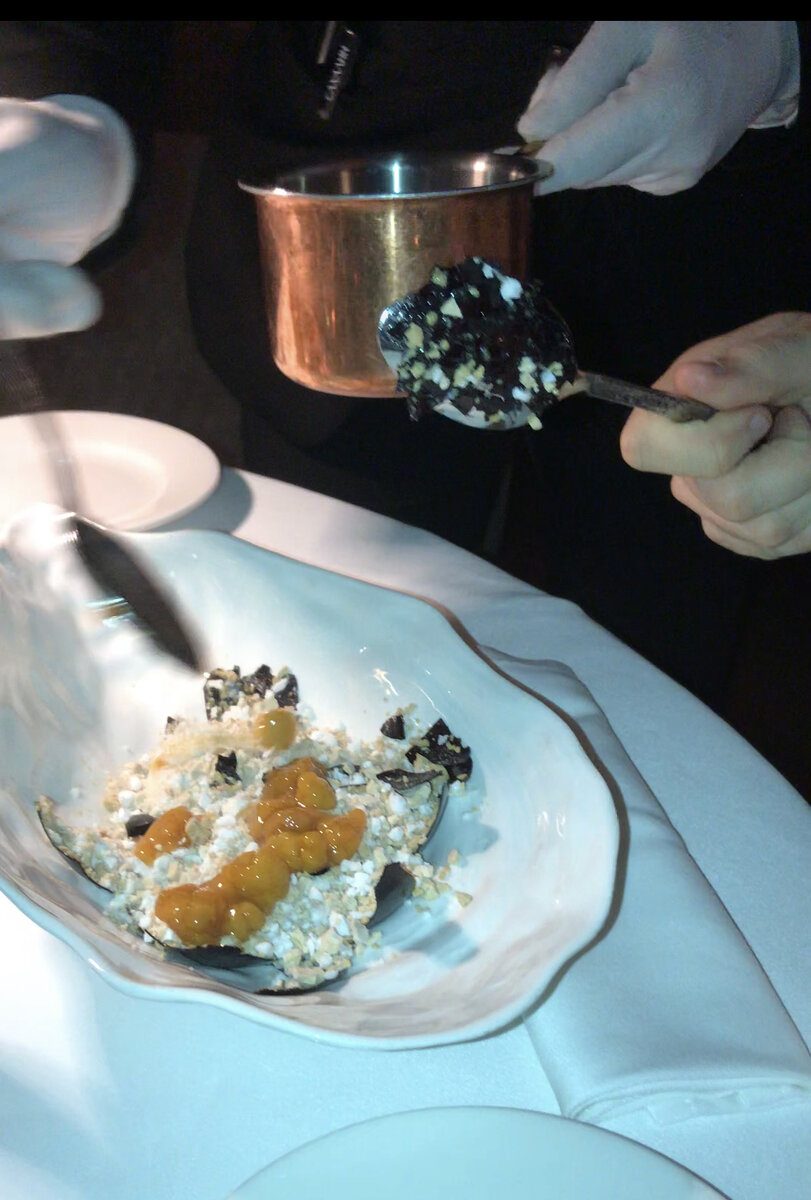 Десерт с ягодами из морошки