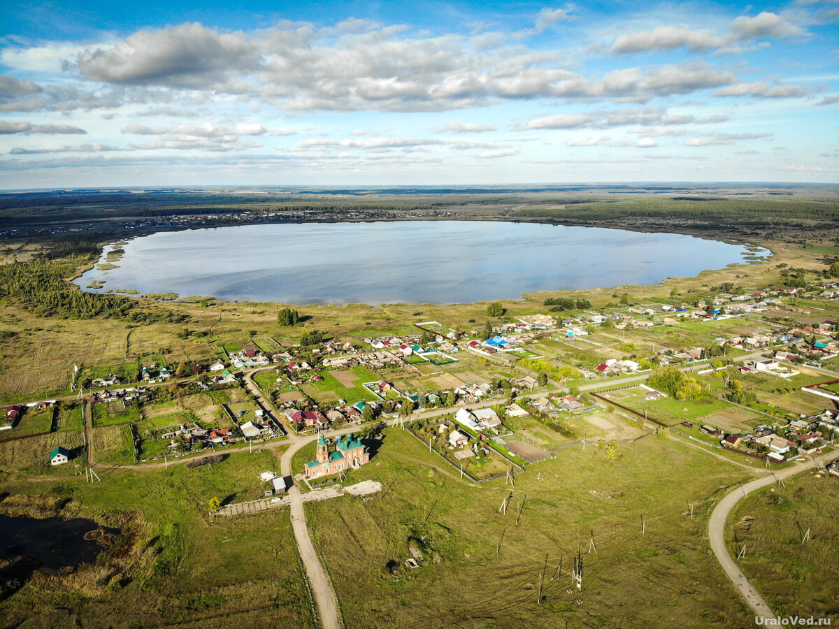Село Клеопино и озеро Анжелы с высоты птичьего полёта