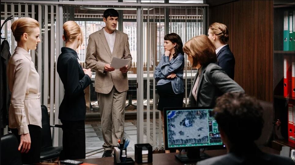 Министерство нелепое, юмор беззубый. Кадр из т/с "Последний министр".