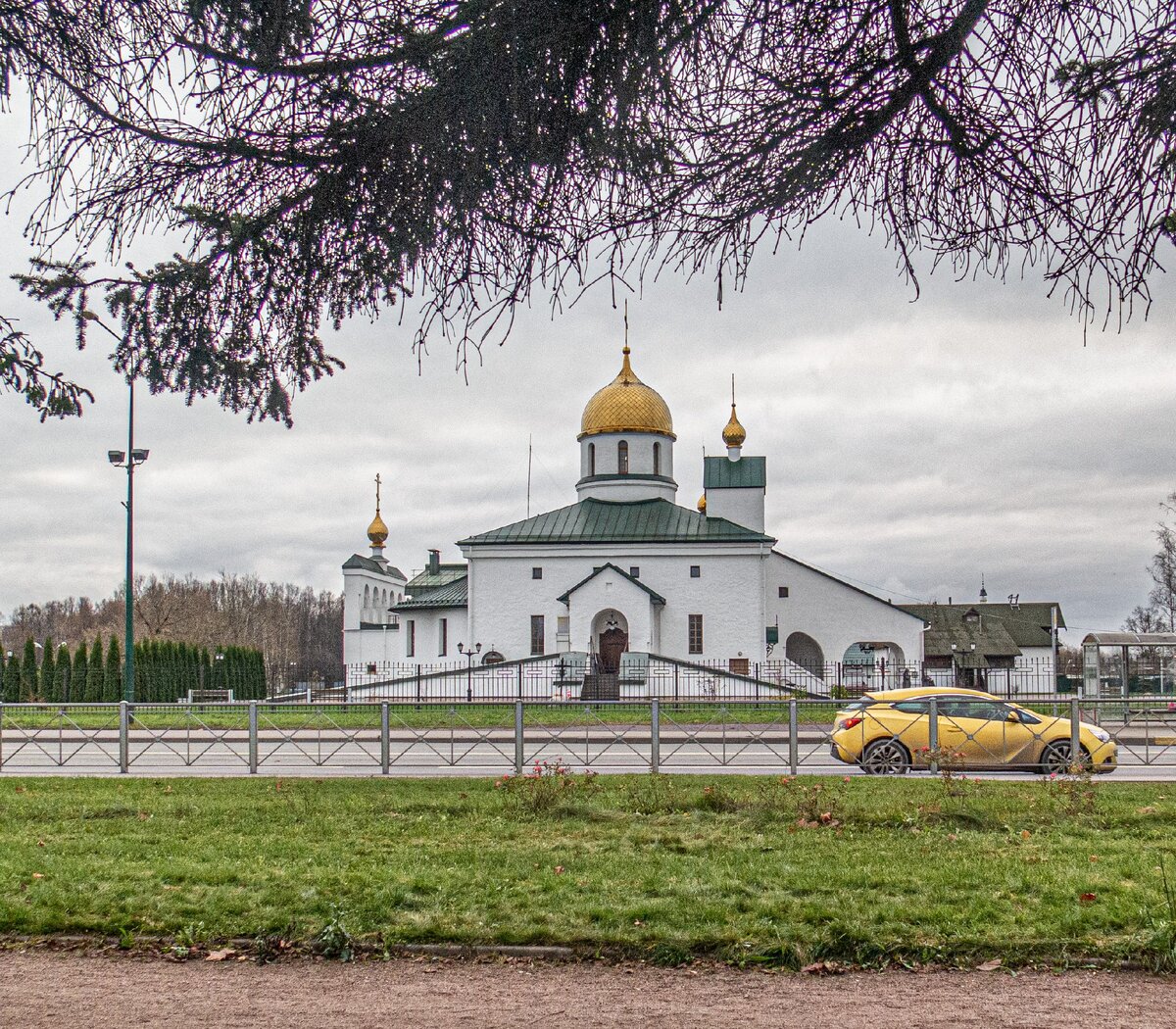 Колпино - младший брат местам, составившим архитектурно-парковое ожерелье  Петербурга. Собор у разлива реки. | Манящий и исчезающий Петербург. | Дзен