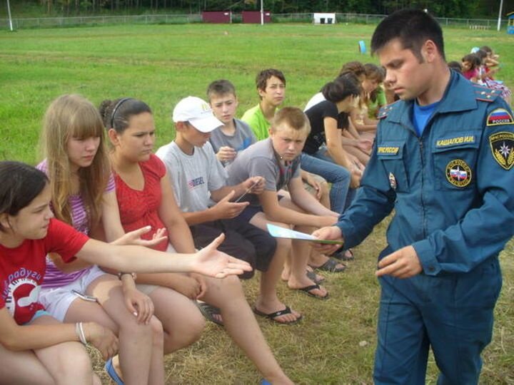 Как защитить население в локальных конфликтах? Нужен новый силовой орган, одним миротворцам не справиться.