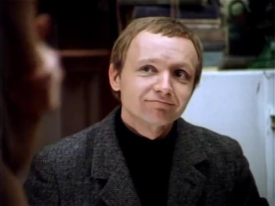 Андрей мягков ирония судьбы. Лукашин ирония судьбы. Андрей мягков лукашин. Мягков актер ирония судьбы. Андрей мягков женя лукашин.