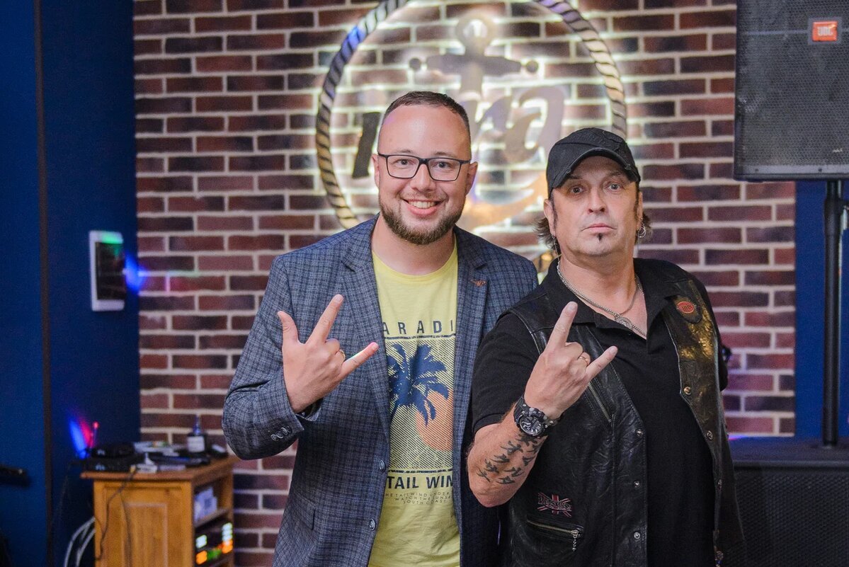 Рассказываю про 5 способов взломать твой бизнес-профиль на Авито