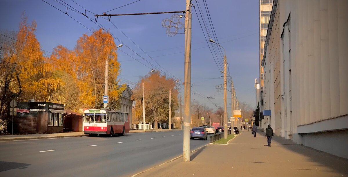 Осенние ЗиУ на ул. Горького
