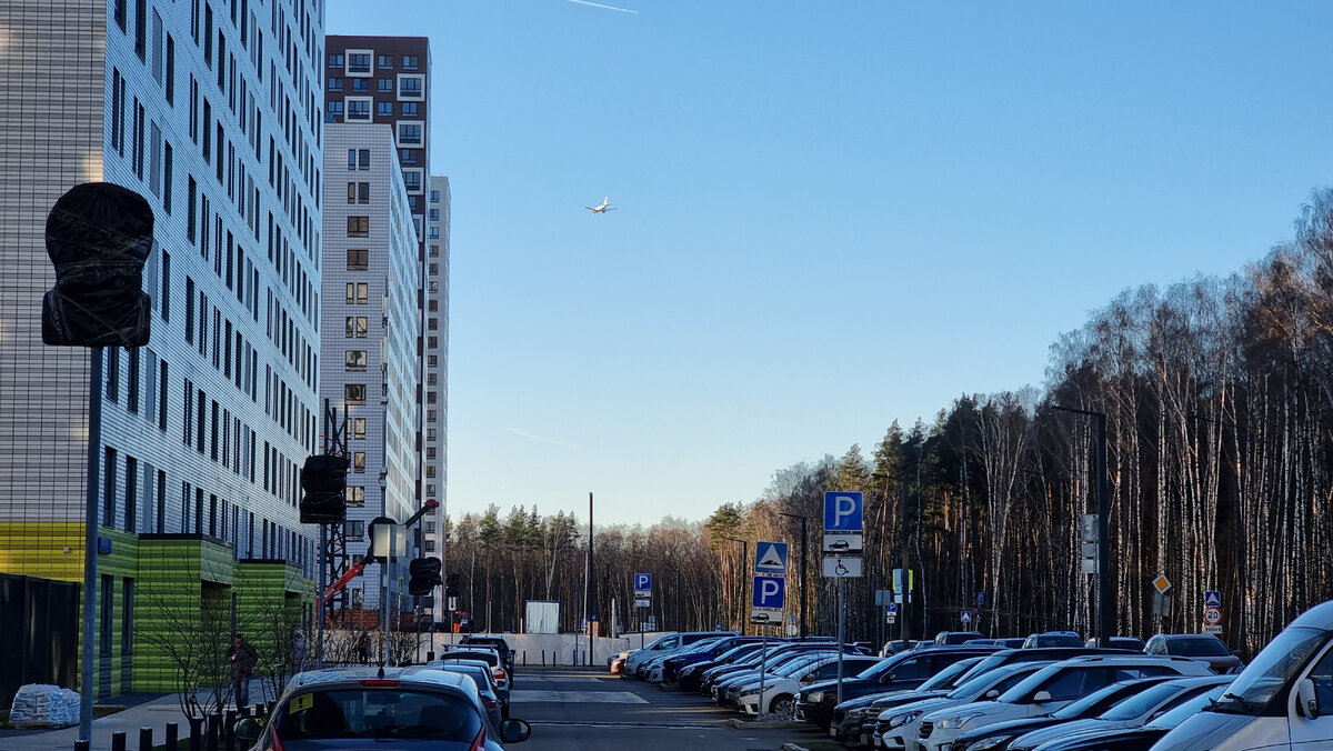 Жилой комплекс рядом с аэропортом и закрытой свалкой твёрдых бытовых  отходов. Почему жителей это не пугает | Фотограф Гудвин | Дзен