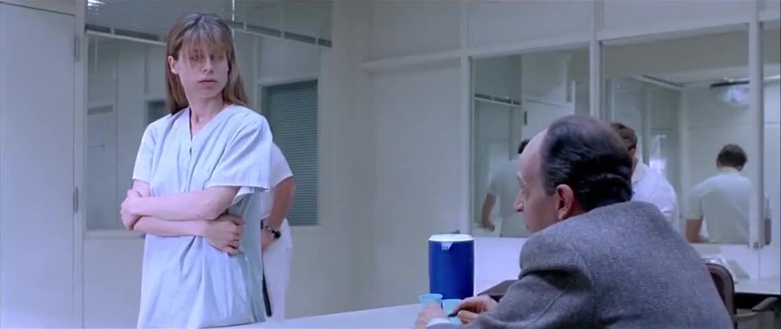  Ну, чё?    Да ничё?  В психушку... Да я же нормальная !  Конечно, мы там "психов" и не держим.../утечка секретной информации из открытых источников/