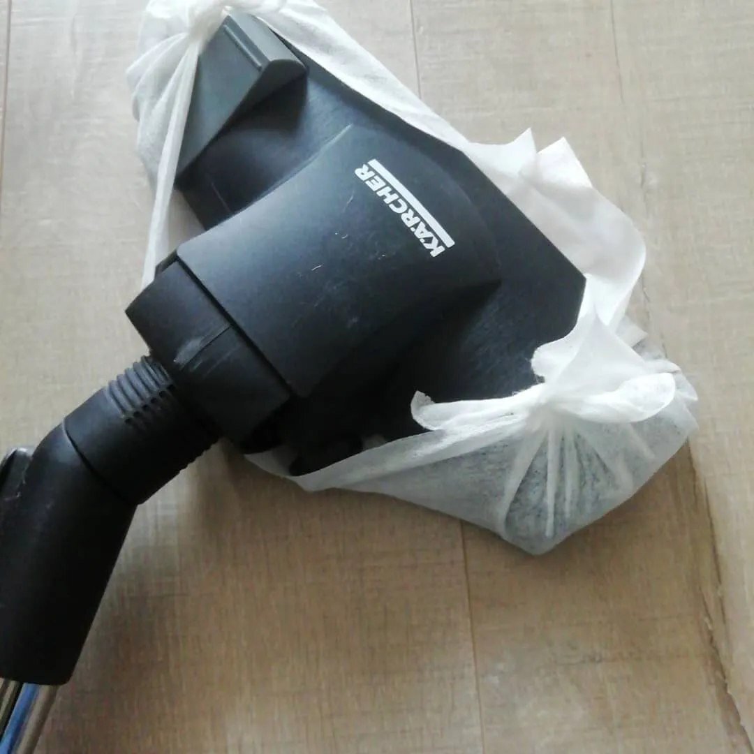 Вот таким образом завязать на щетку.