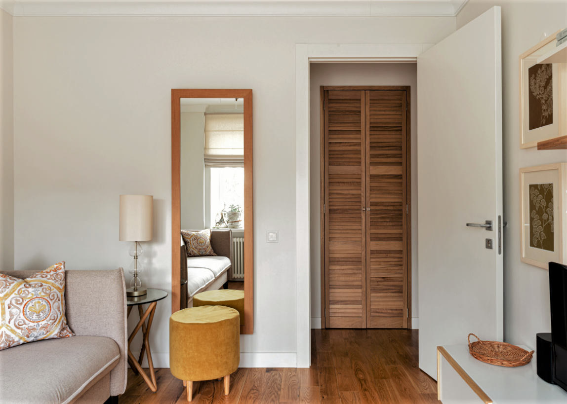 Молодая пара классный ремонт в своей \"двушке\" площадью всего 38 кв ...